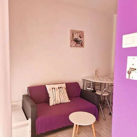 Rainbow Apartment *