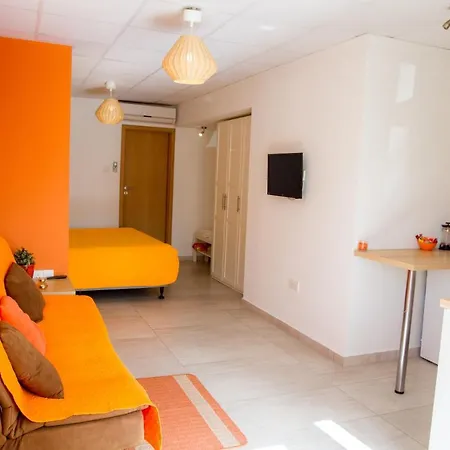 Rainbow Apartment *
