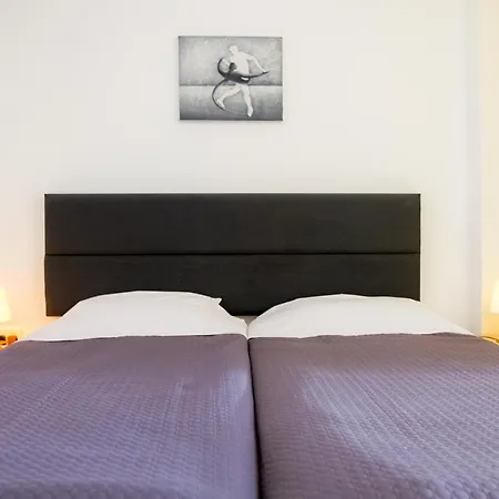 شقة رينبوو أيا نابا