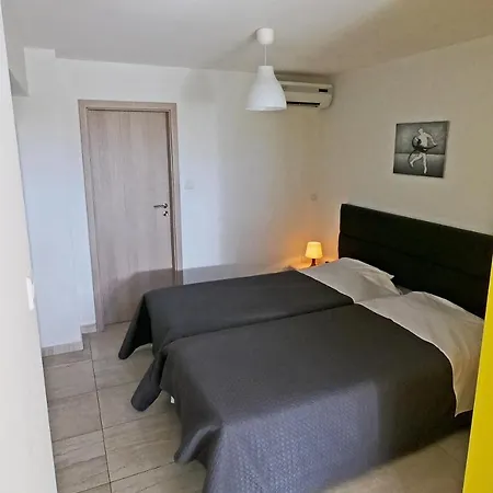 رينبوو شقة أيا نابا